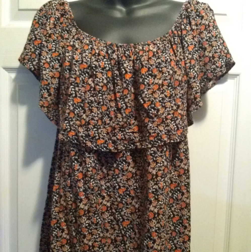 🍑 Torrid black & peach stretch floral top size 00